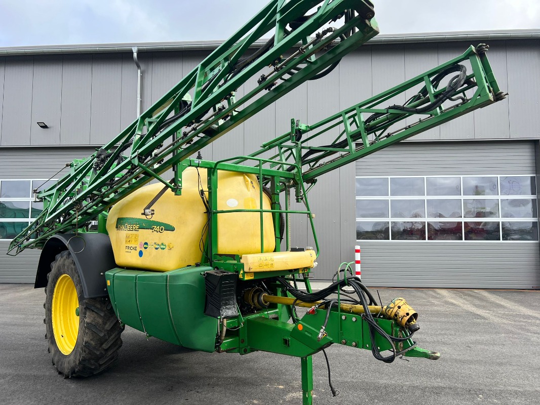John Deere 740 - DÃ¼ngung/Pflanzenschutztechnik/Pflege - AnhÃ¤ngespritze