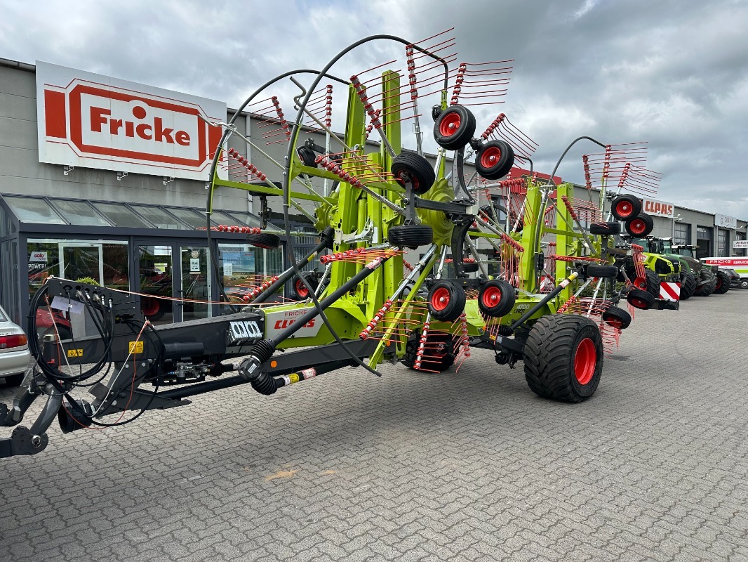 CLAAS Liner 4700 Business - TecnologÃ­a de pastoreo + tecnologÃ­a de cosecha de forraje - Rastrillo