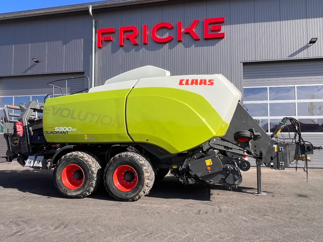 CLAAS Quadrant 5300 FC Evolution - Presse - Großpackenpresse