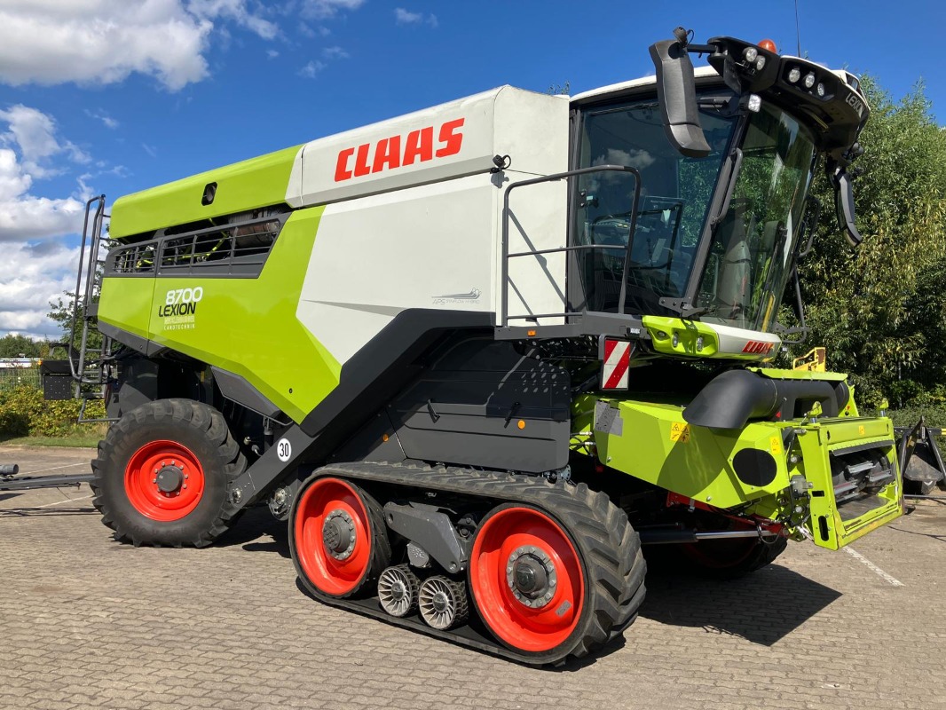 CLAAS Lexion 8700 TT + Vario 1230 - Mähdrescher