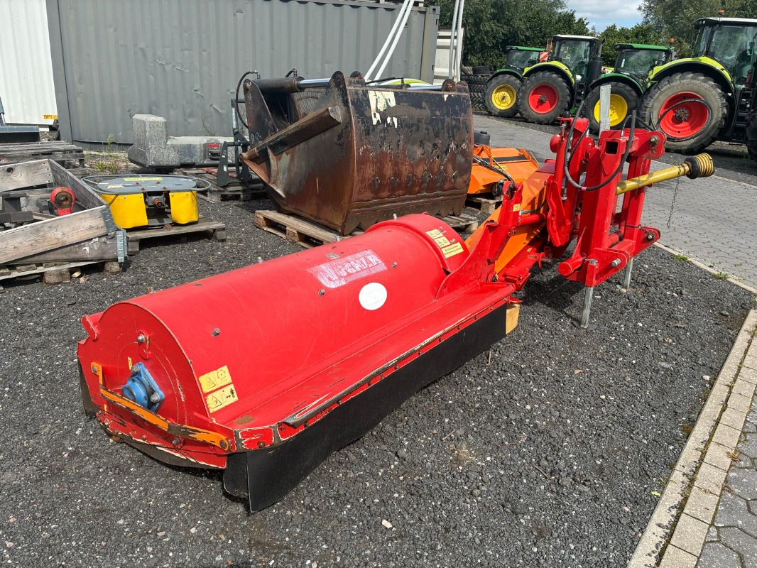 Dücker USM 18 VR4 - Gartentechnik + Kommunaltechnik - Mulcher
