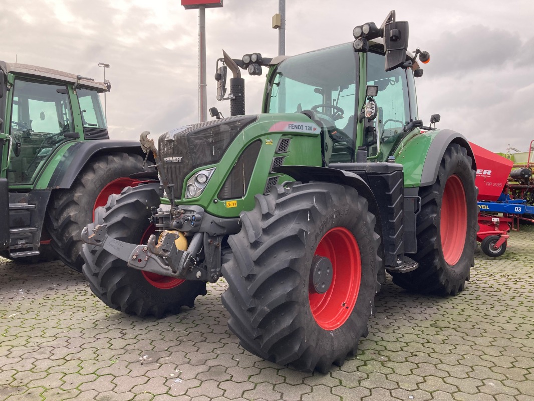 Fendt 720 Vario S4 - Traktor