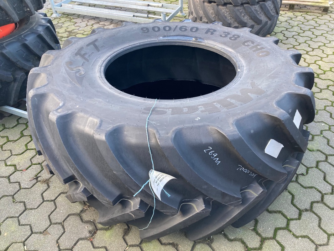Mitas 1x 900/60R38 - Wheels/Tires/Rims - Tyres