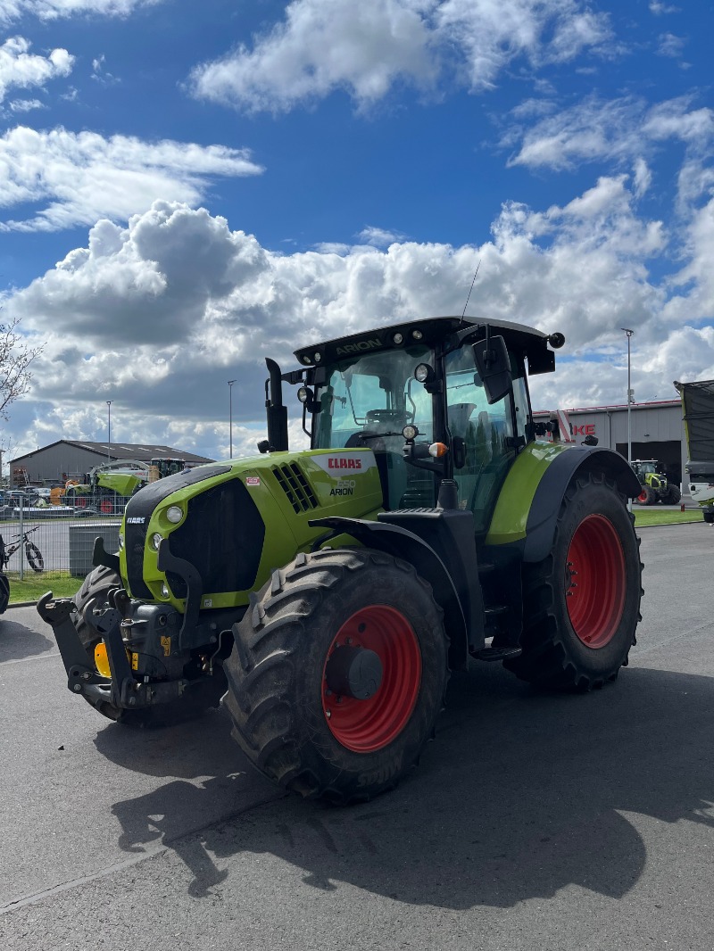 CLAAS Arion 650 CIS - Tractor