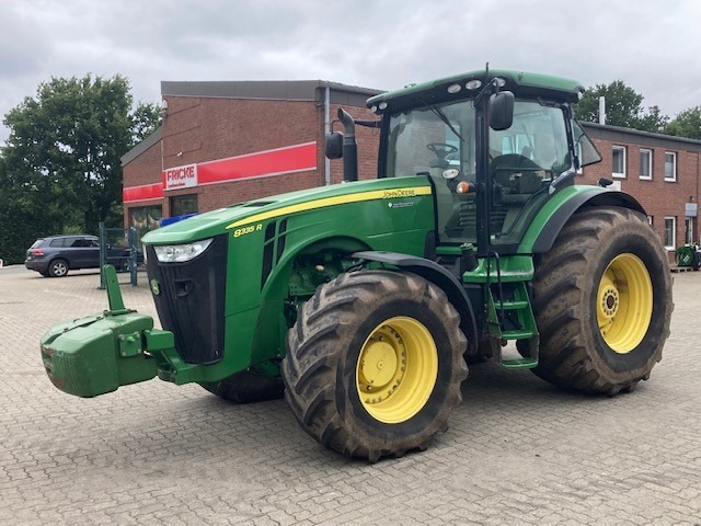 John Deere 8335R Auto Powr - Tractor