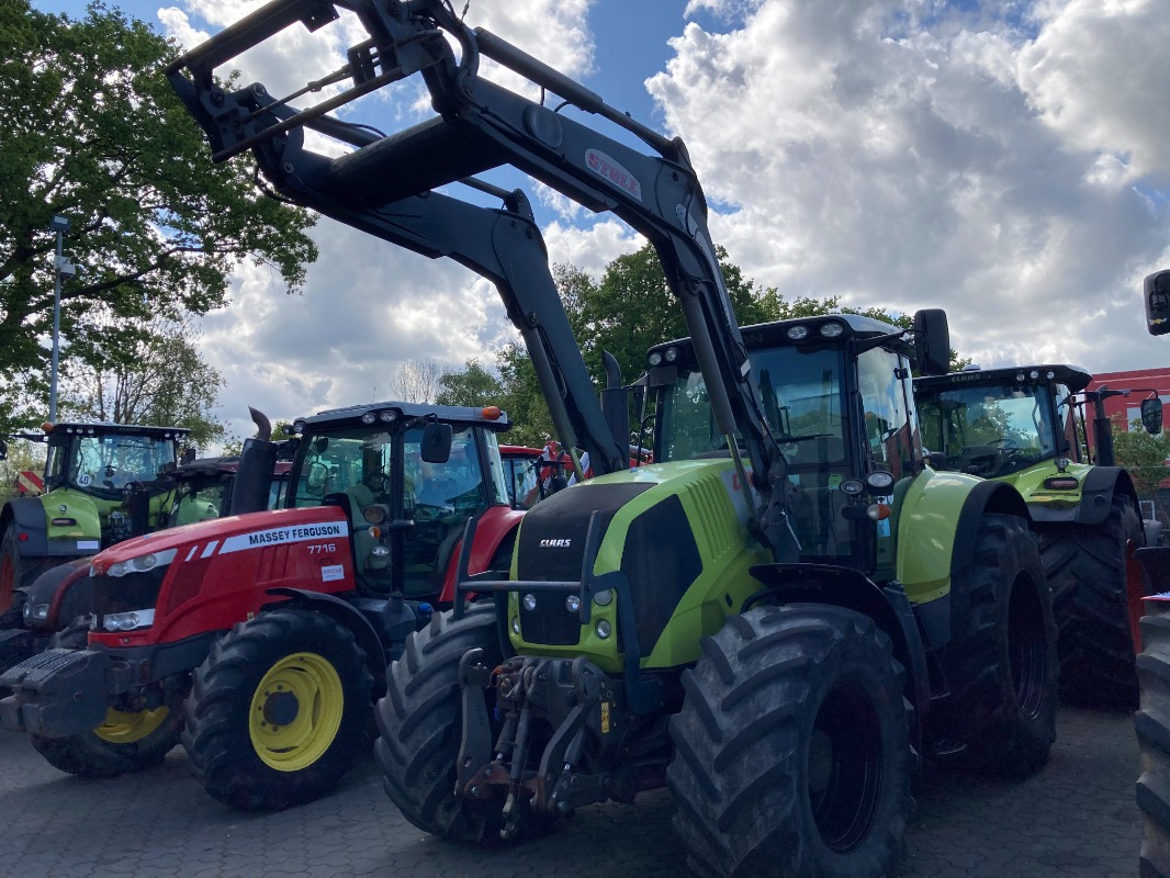 CLAAS Axion 810 Cmatic Cebis - Ciągnik