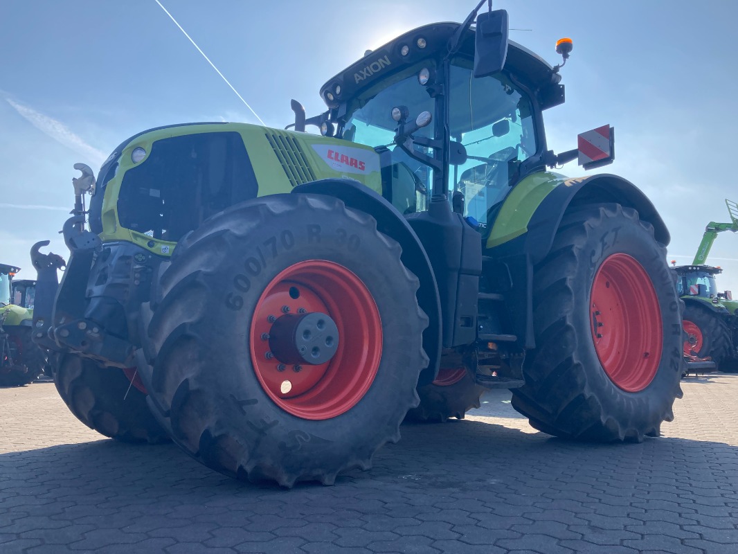 CLAAS Axion 870 Cmatic Cebis Touch - Tractor