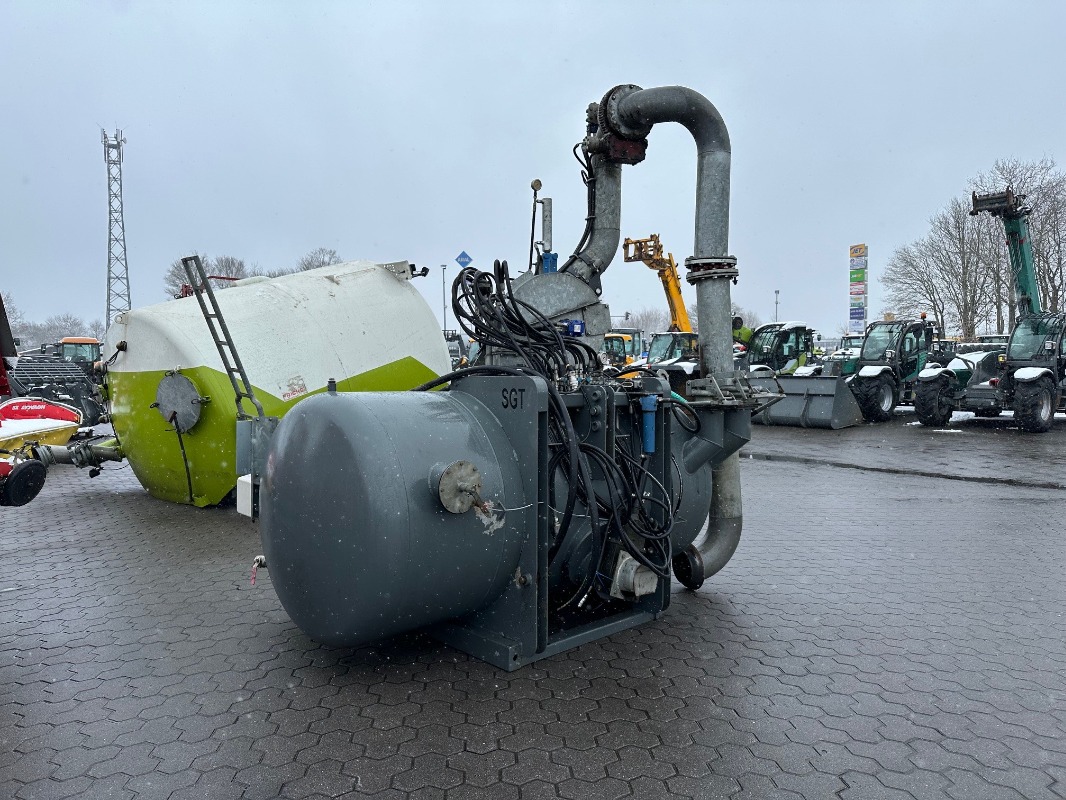 SGT Aufbau und Fronteinheit inkl. Saugarm für Claas Xerion 3800 - Gülletechnik + Dungtechnik - Gülleselbstfahrer