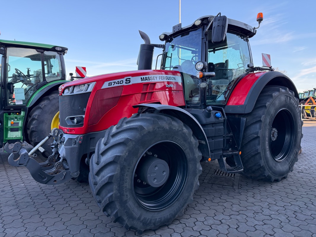 Massey Ferguson 8740S Dyna VT - Tracteur