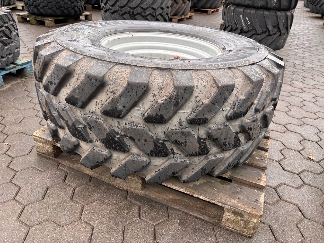 Vredestein 500/70 R24 - Räder + Reifen + Felgen - Rad