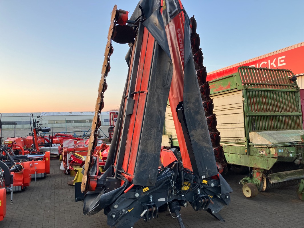 Kubota DM 3095 - Technologia zbioru użytków zielonych i pasz - Młyn