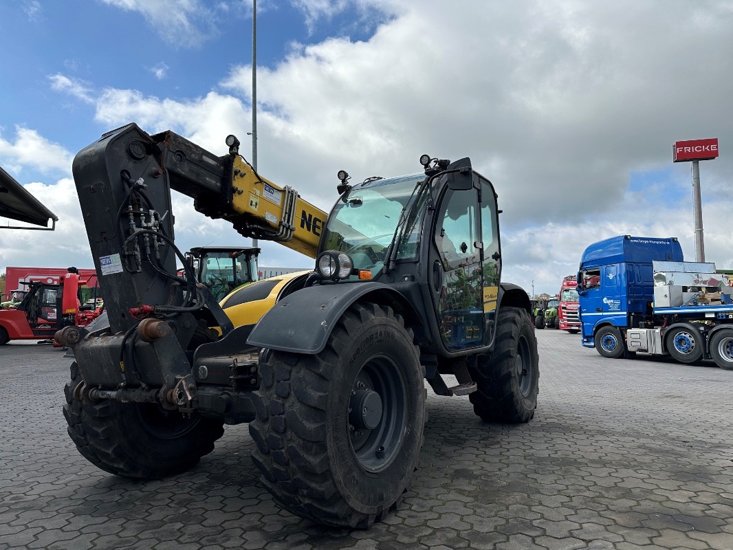 New Holland TH 7.42 Elite - Excavator + Loader - Telescopic handler