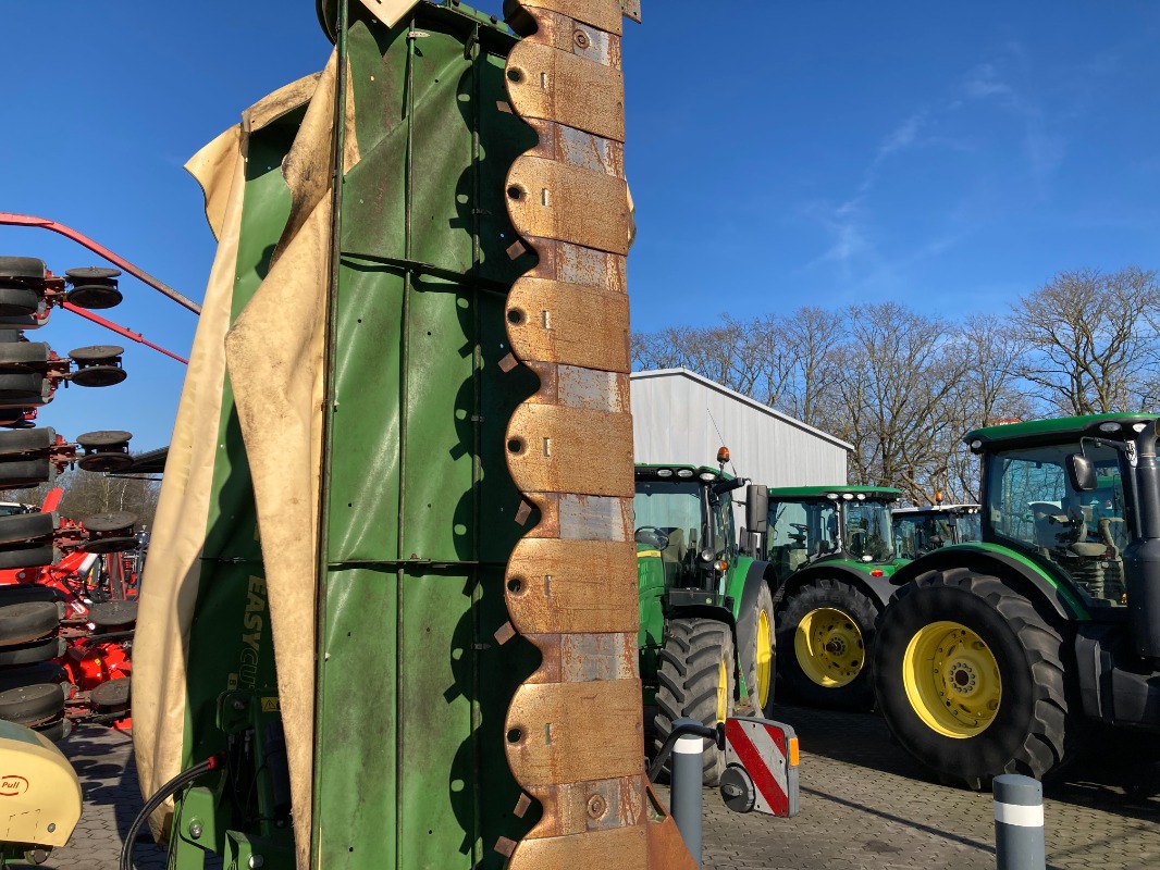 Krone Easy Cut B 970 - Technologia zbioru użytków zielonych i pasz - Młyn