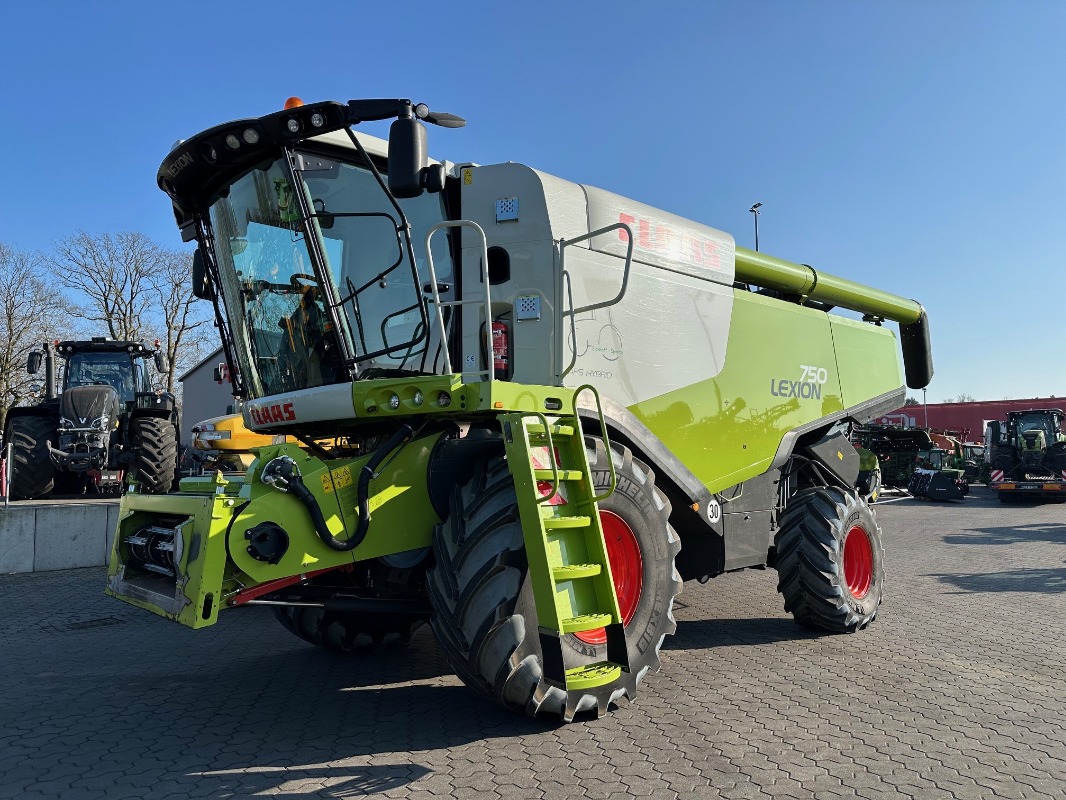 CLAAS Lexion 750 - Mähdrescher