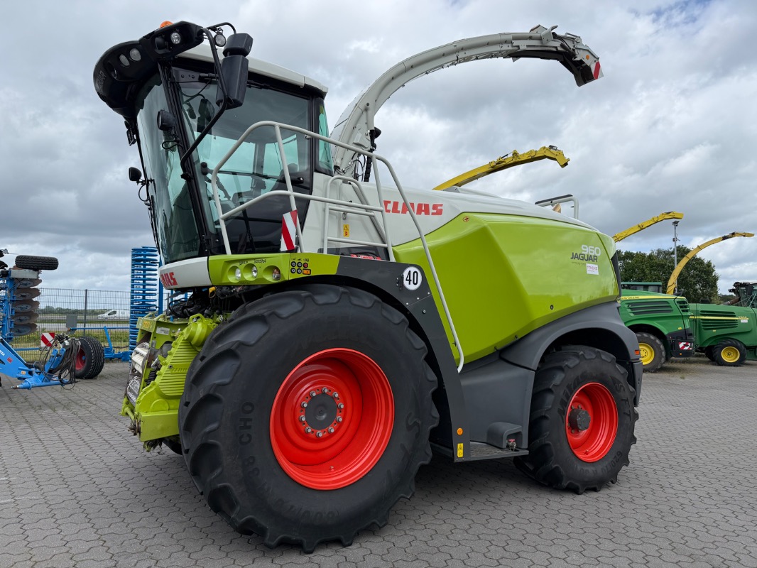 CLAAS Jaguar 960 Allrad - Forage Harvester