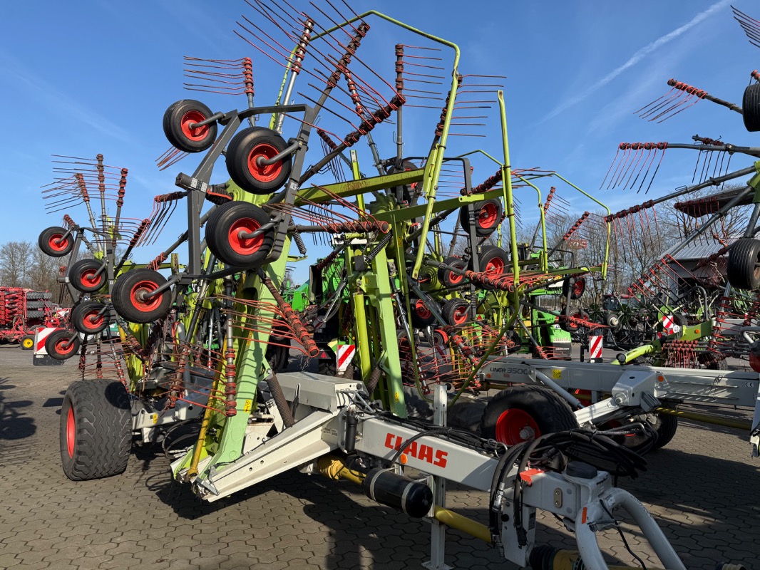 CLAAS Liner 3600 Comfort - Grünlandtechnik + Futtererntetechnik - Schwader