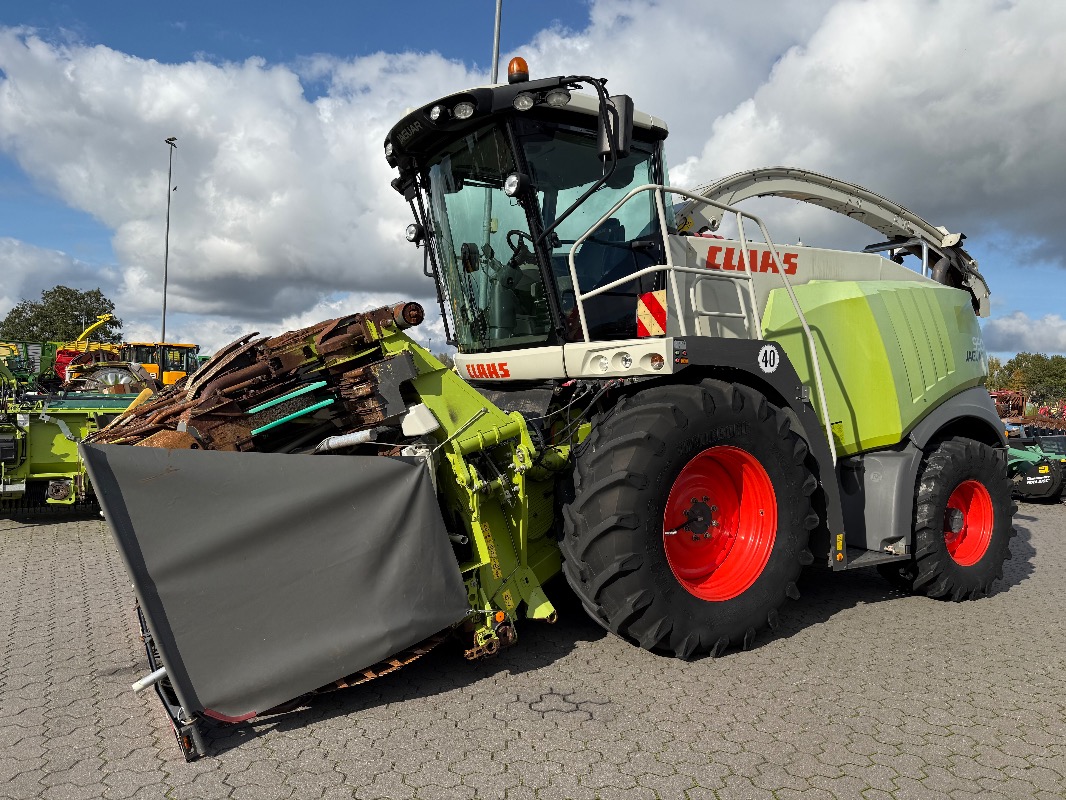CLAAS Jaguar 940 - Forage Harvester