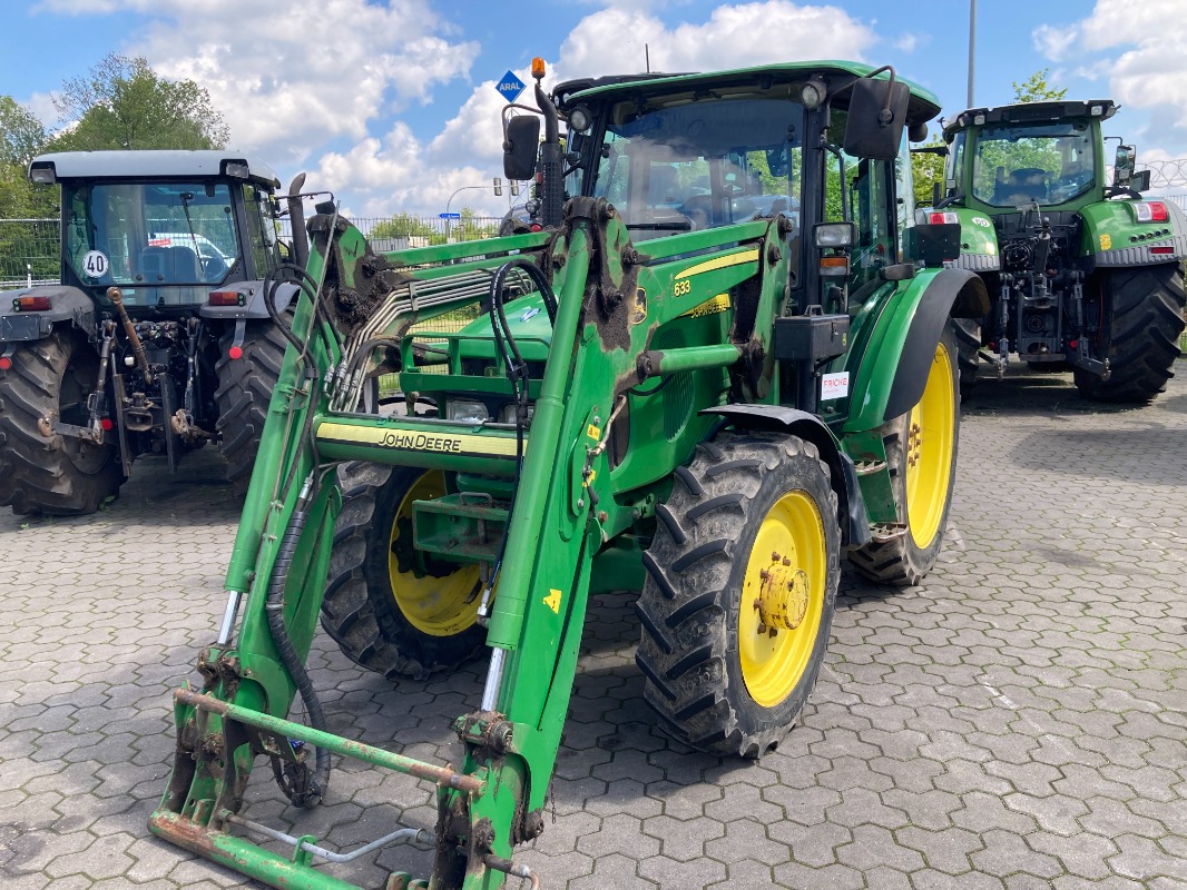 John Deere 5820 - Tracteur