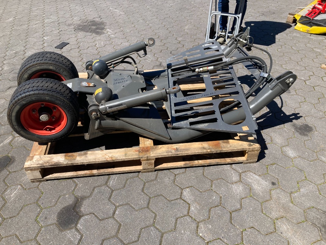 CLAAS Zusatzfahrwerk Xerion 4200 NEU - Tractor supply - Other tractor accessories