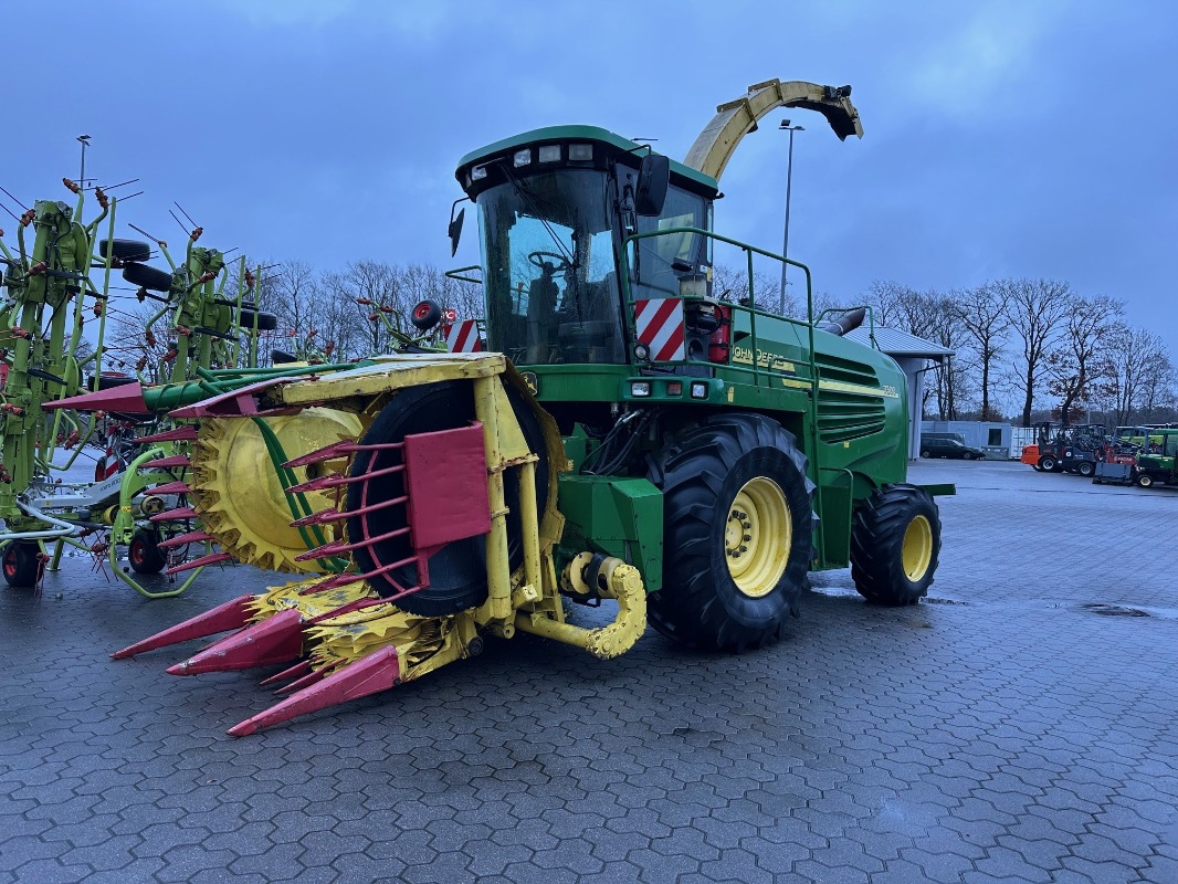 John Deere 7300 - Forage Harvester