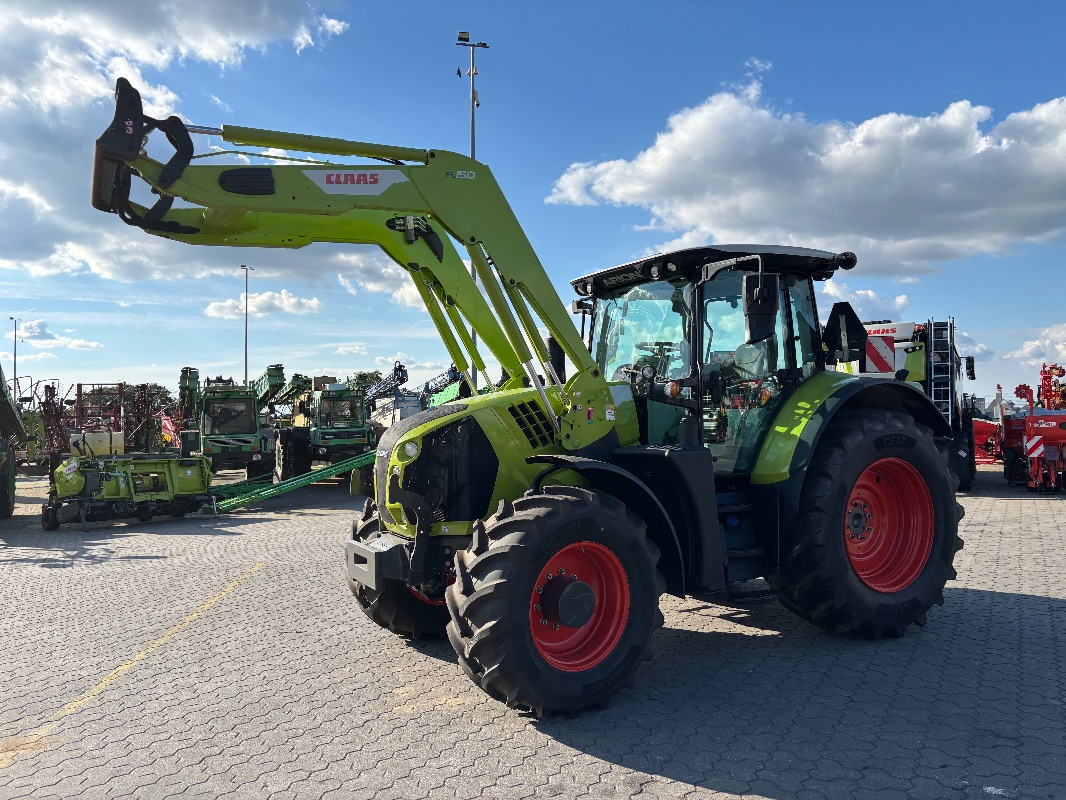CLAAS Arion 650 CIS HEXASHIFT - Traktor