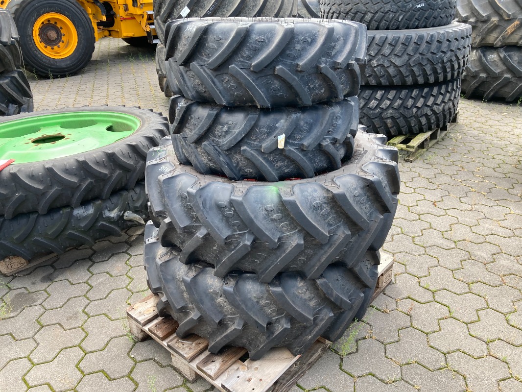 Sonstige 280/70R16 & 360/70R24 - Räder + Reifen + Felgen - Komplettradsatz