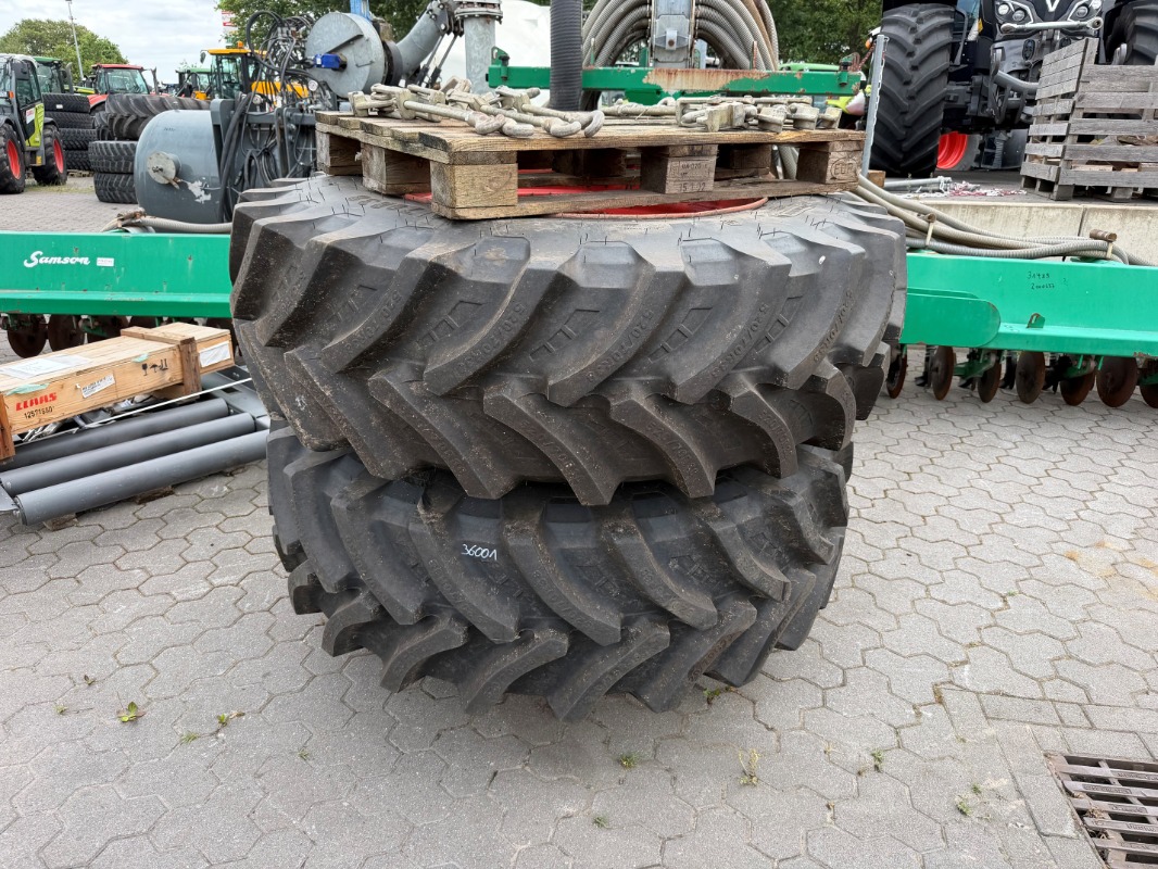 Starmaxx 2 Zwillingsräder 520/70R38 mit Verschlüssen - Räder/Reifen/Felgen - Zwillingsräder