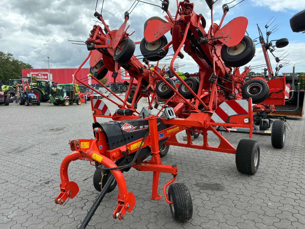 Kuhn GF 10812 T - Grassland technology + Forage harvesting technology - Rotary haymaker