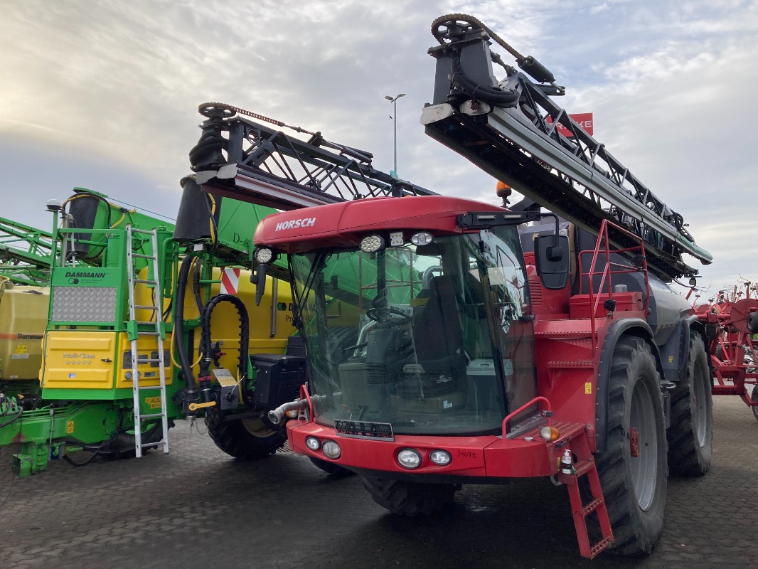Horsch LEEB PT 280 - Fertilization + Plant Protection Technology + Care - Self-propelled sprayer