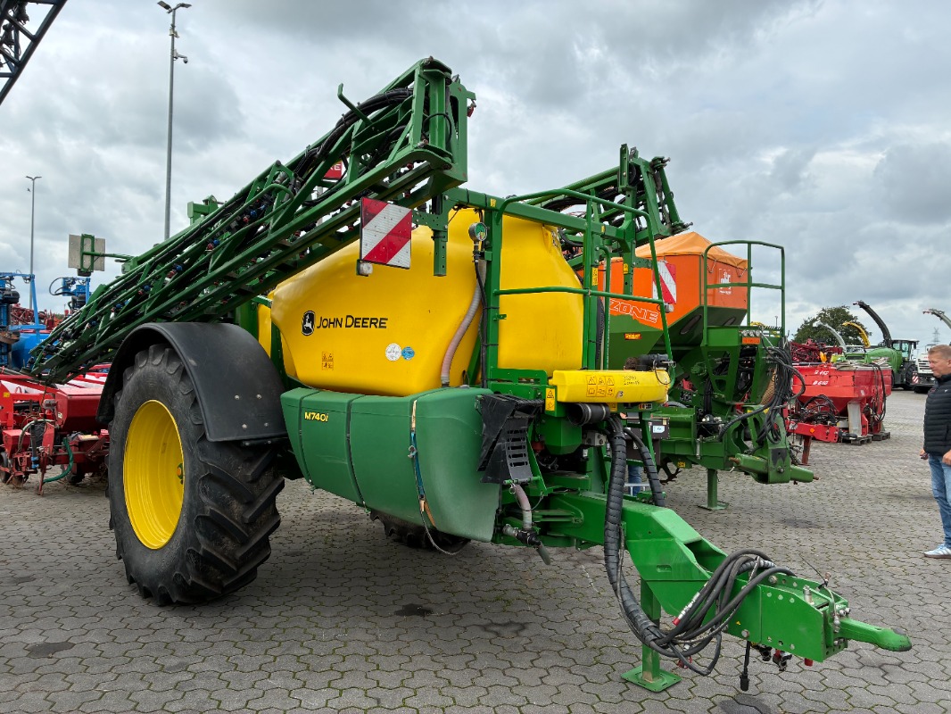 John Deere M 740 i - Düngung/Pflanzenschutztechnik/Pflege - Anhängespritze