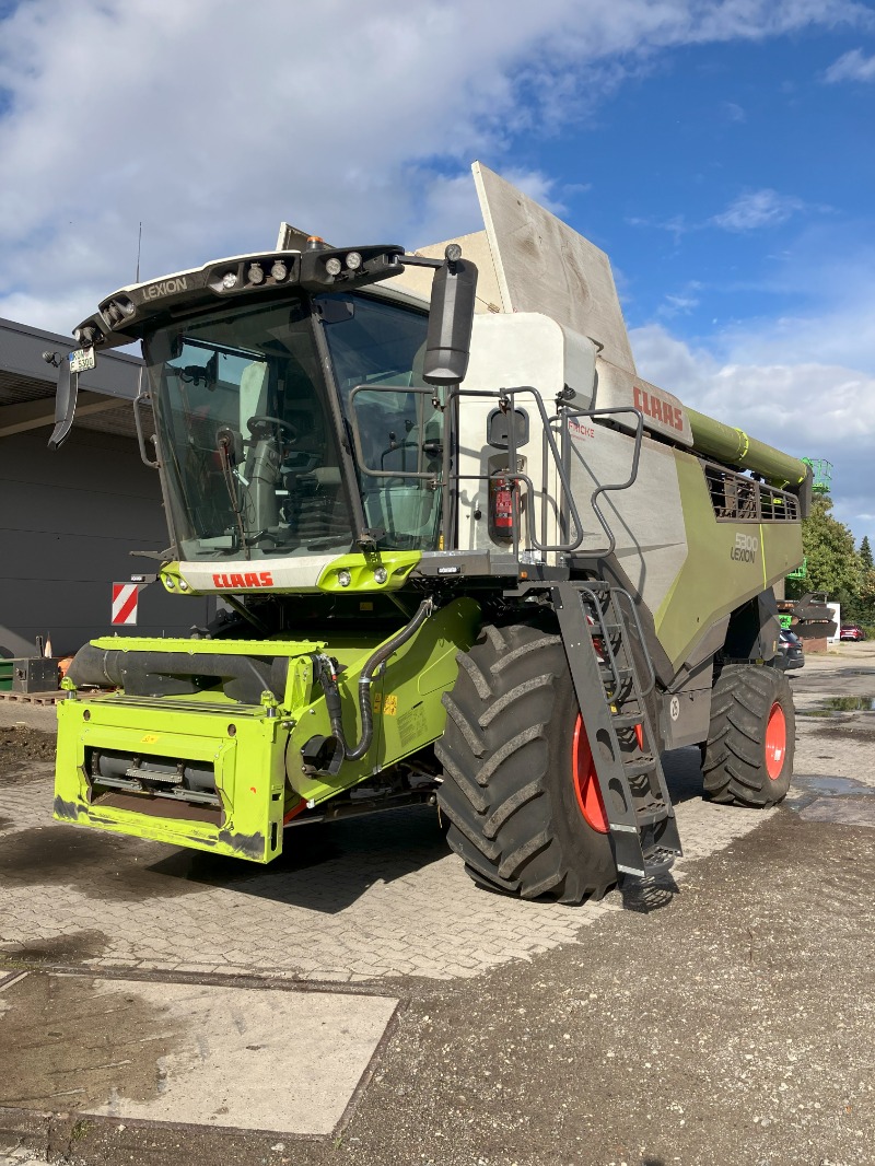 CLAAS Lexion 5300 - Mähdrescher